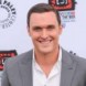 Extant : Owain Yeoman,  en guest-star