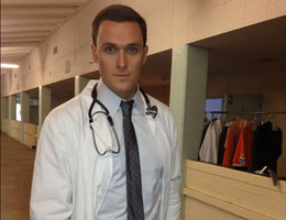 Wayne en médecin